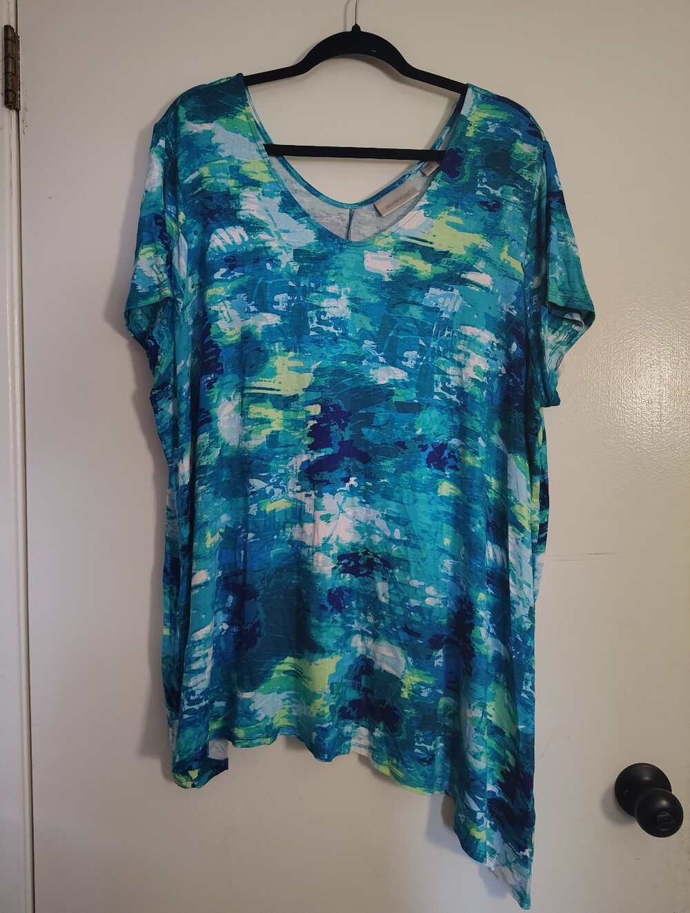 Avenue Women's Blue Asymmetrical V-Neck Top | 22/24